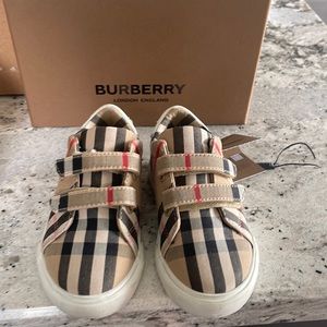Burberry Nova check baby shoes size EUR 21